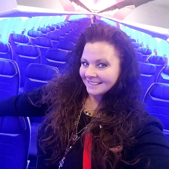 Meet your Posher, Lynn - Picture 2 of 2